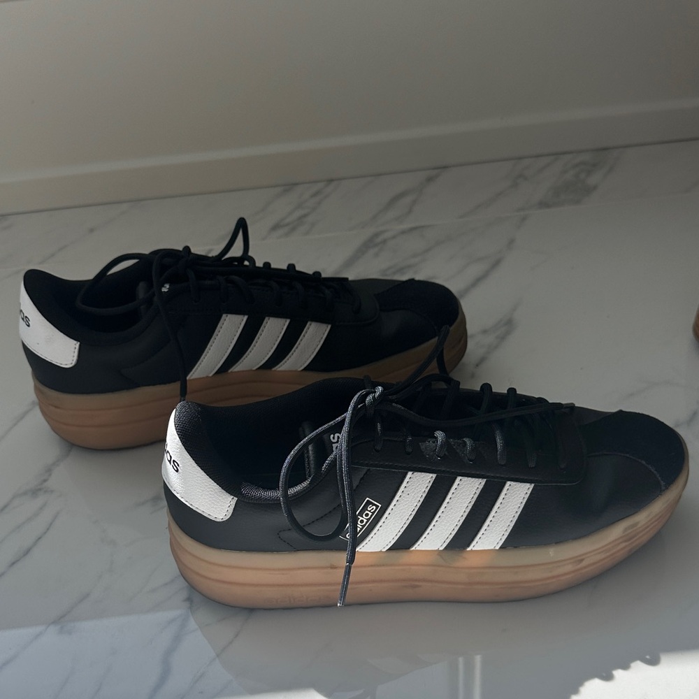 Adidas Black and White Sneakers SZ 9.5 women’s - Picture 8 of 16